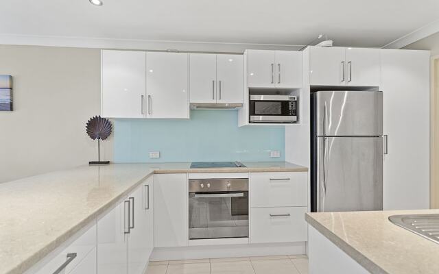 Nicholli, Bay Parklands, Unit 30/2 Gowrie Ave