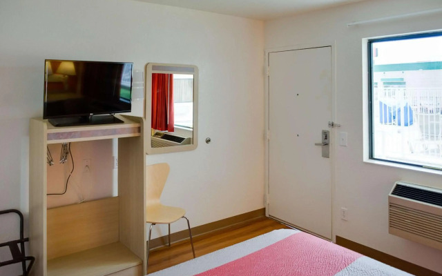 Motel 6 Gulfport, MS – Airport
