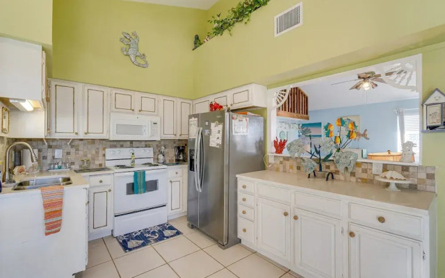 Little Gasparilla Island Paradise: Walk to Beach!