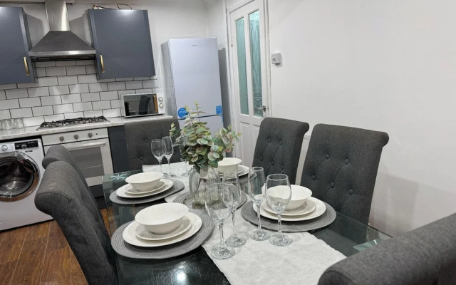 Cozy Retreat in Bridgend With 3 Bedrooms