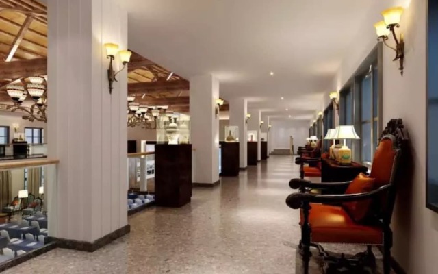 Atour Hotel