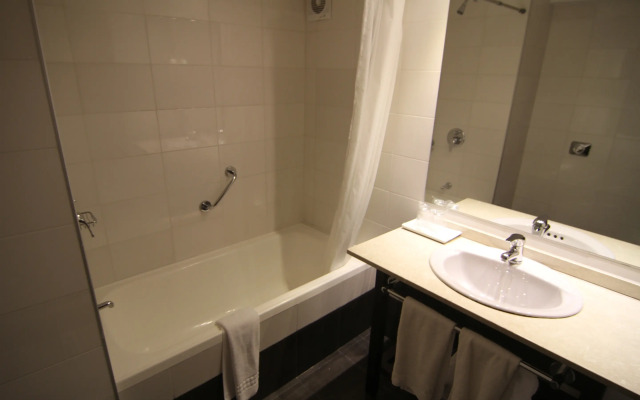 Crystal Tower Hotel