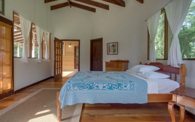 DuPlooys Jungle Lodge
