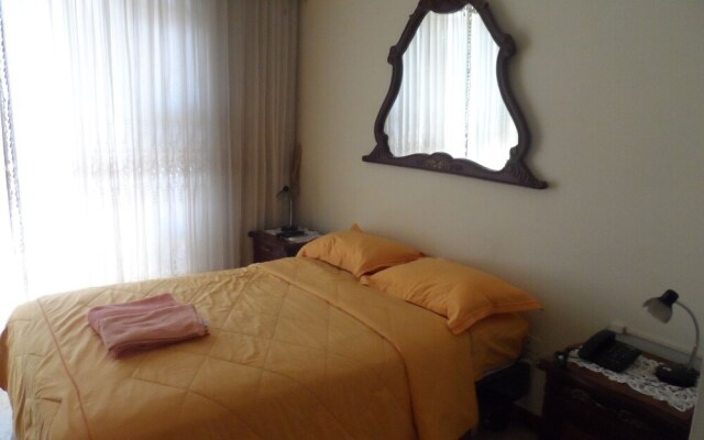 Goya Suites & Apartments