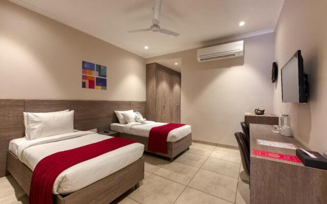 ROSASTAYS Gurugram Golf Course