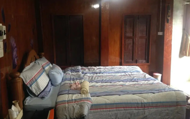 Solar Cell Uthai Thani Homestay