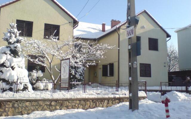 Szamárkút Panzió