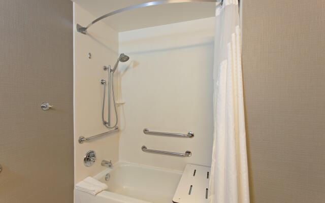 Holiday Inn Express and Suites Fisherman's Wharf by IHG