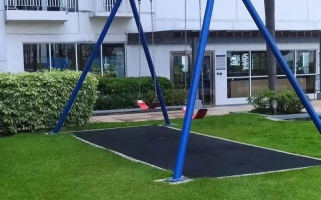 Staycation Sea Residences MOA Jermel