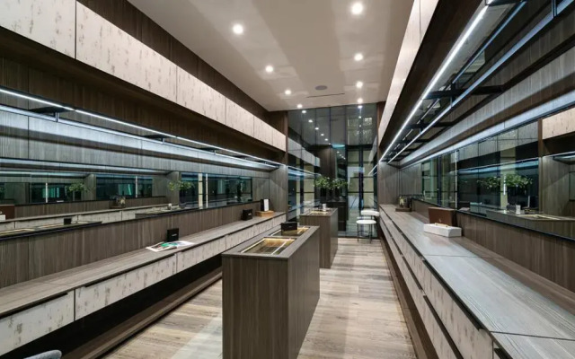 Sophisticated Modern Retreat in Bel Air