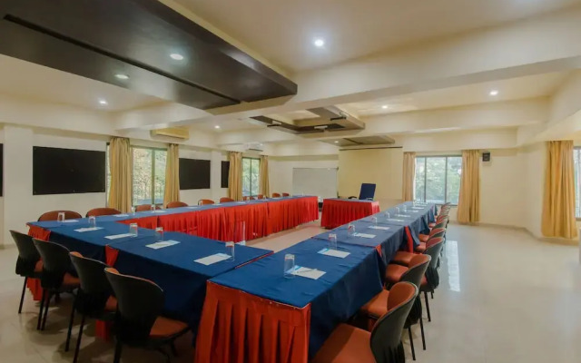 OYO 10382 Hotel Saffron Suites