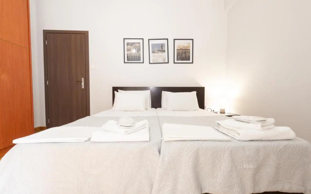 Spacious family home near Acropolis in Koukaki!