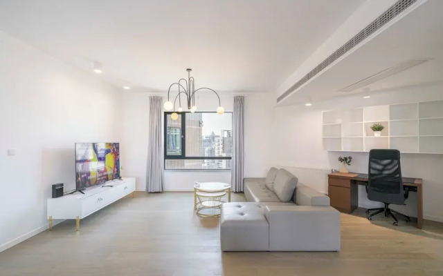 Tyms Elegant 4BR 2BA Apt Xujiahui Malls