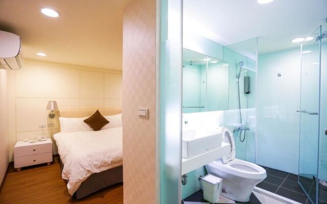 Jade Hotel