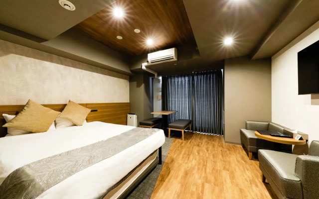 TAKUTO HOTEL Shinsaibashi