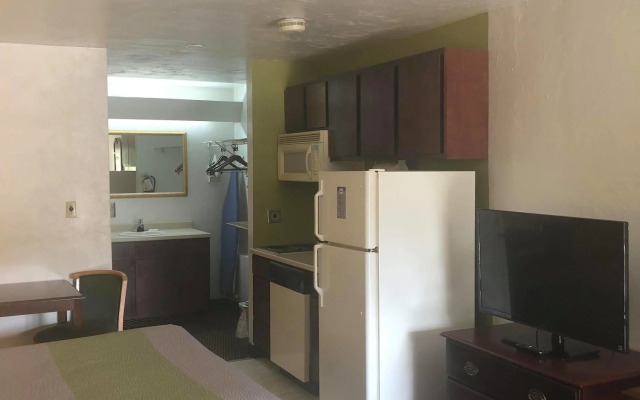 Suburban Studios Tallahassee near University