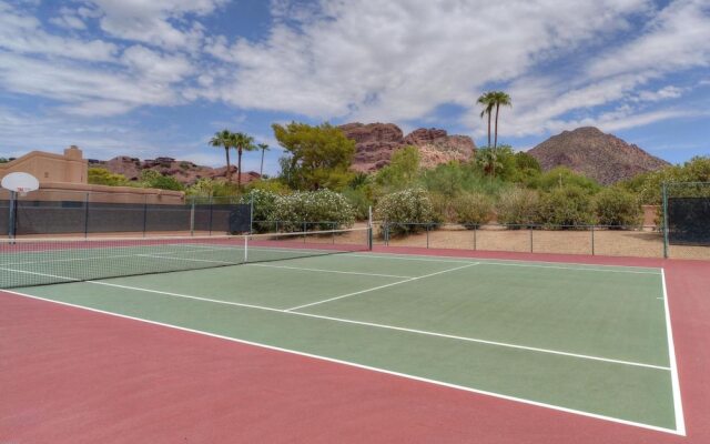 Canuck Condo 2 BR by Casago