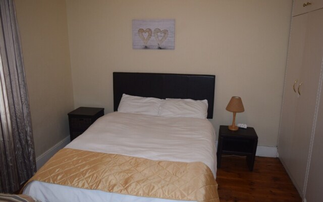 Spacious 5 Bedroom House in Cape Town