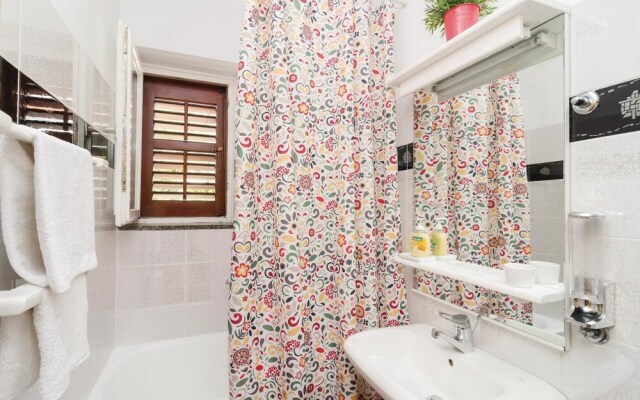 Nice Home in Mokosica With Wifi and 6 Bedrooms
