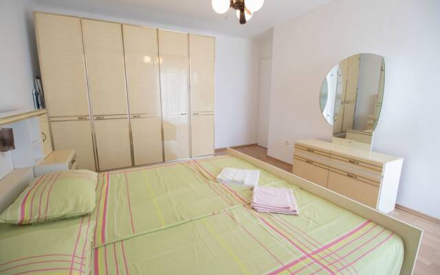 Apartment Mladen