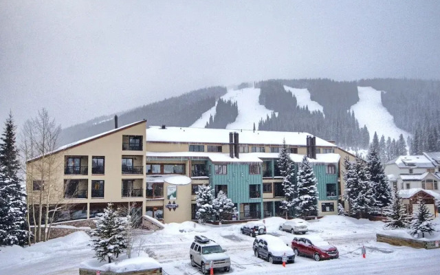 Nice Update Condo - Great Access to Superbee Lift in East Village - AN302 by RedAwning