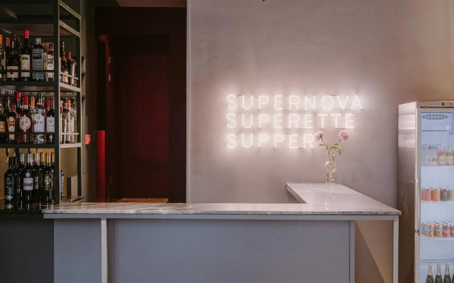 Supernova Hotel