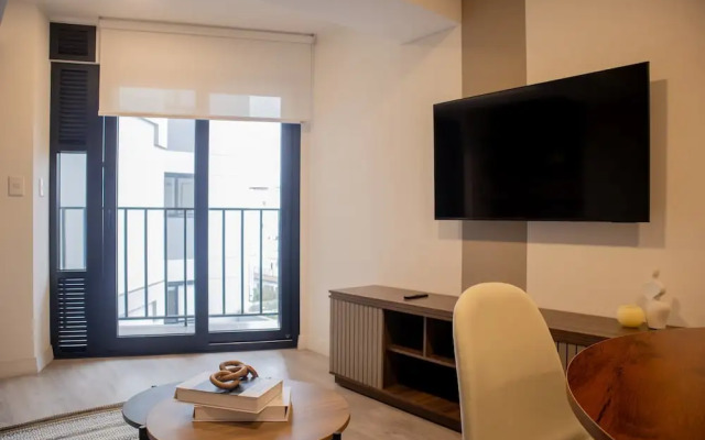 w Majestic 2BR w Balcony in Miraflores