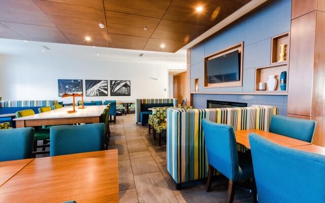 Holiday Inn Express & Suites West Edmonton - Mall Area by IHG