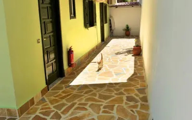 Vliho Bay suites&apartments