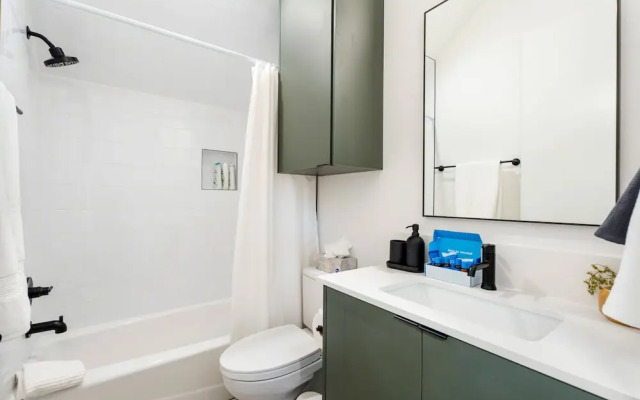 Stylish 2 Bedroom Retreat in South Austin