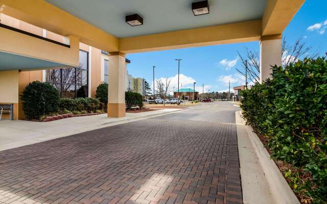 Clarion Pointe New Bern