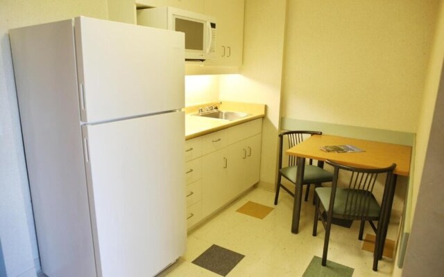 Residence & Conference Centre - Barrie