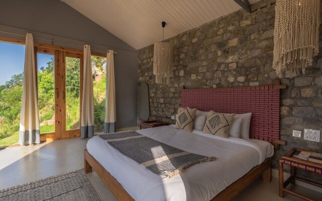 Seclude Pangot Perch