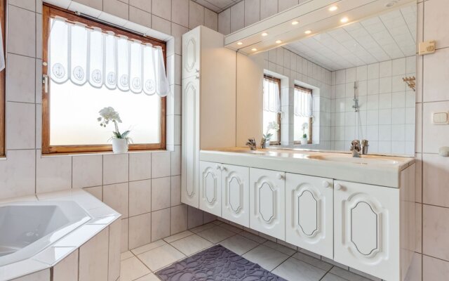 Cozy Holiday Home in Kuhlungsborn near Baltic Sea Coast