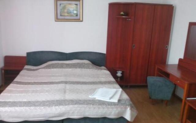 Family Hotel Ambrozia