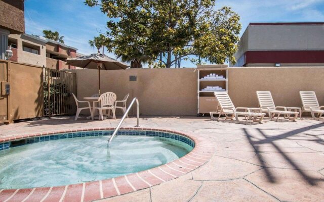 Comfort Inn & Suites Huntington Beach