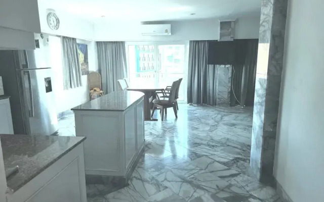 Large Apartment 401 jhr