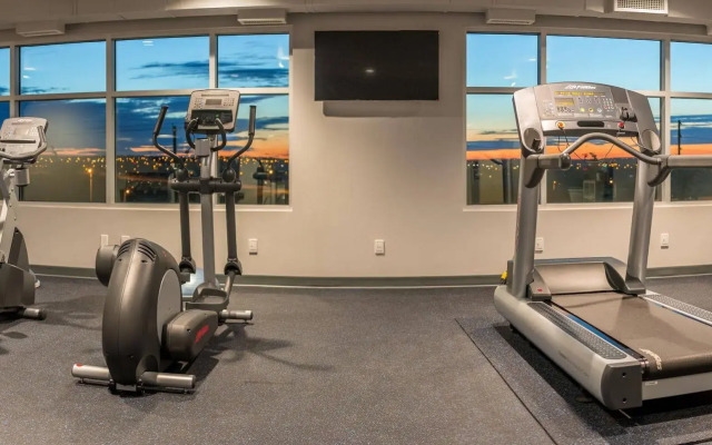 Applause Hotel by CLIQUE