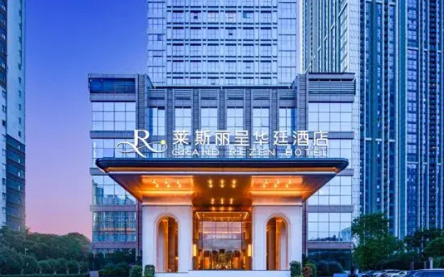 Royal Hotel