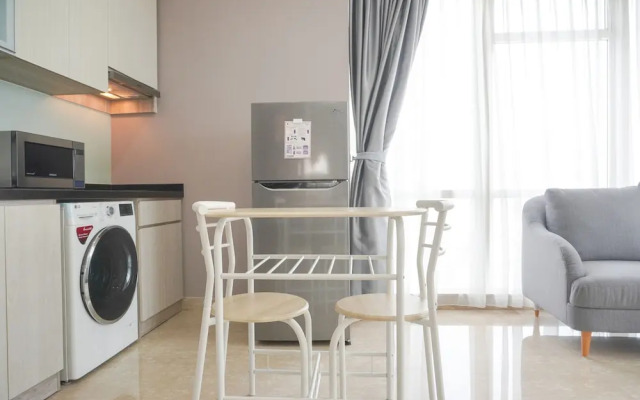 Modern Look And Comfy 2Br Menteng Park Apartment