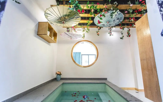 Wuzhen Ziye Musu Inn