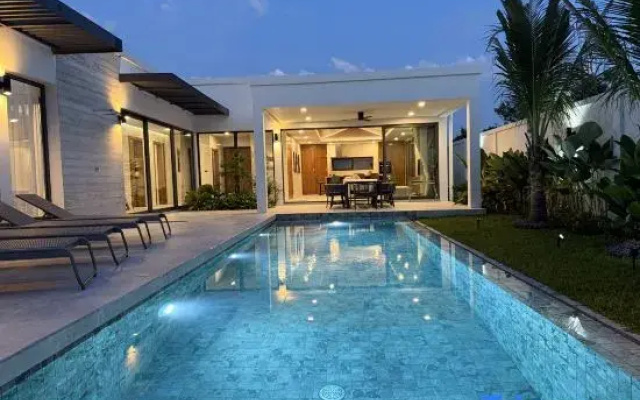 Newly built: private Quinta Lane 4br pool villa