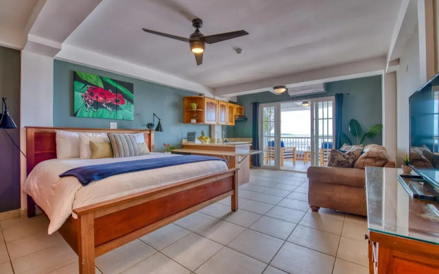 Tropical Suites Hotel