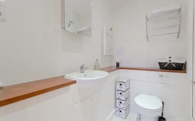 2 Bedroom Apartment Near Stepney Green