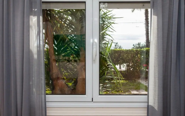 Glamorous Modern Aprt in Palaio Faliro