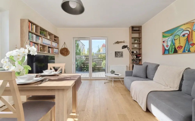 Poznan Apartment With Garden by Renters