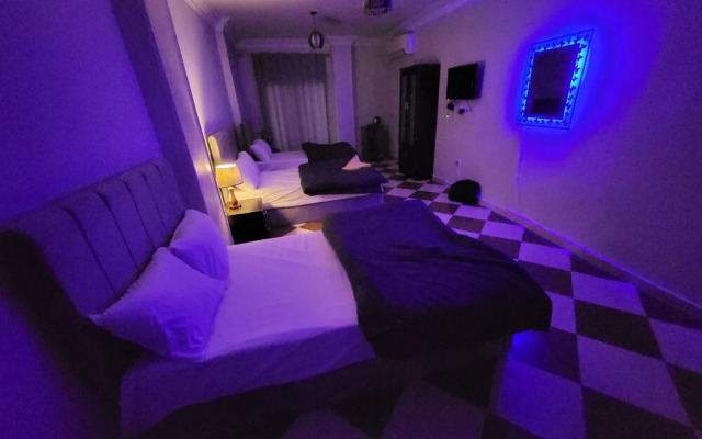 Pyramid Stars Inn