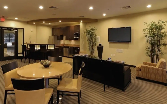 BOQ Lodging-Ballston