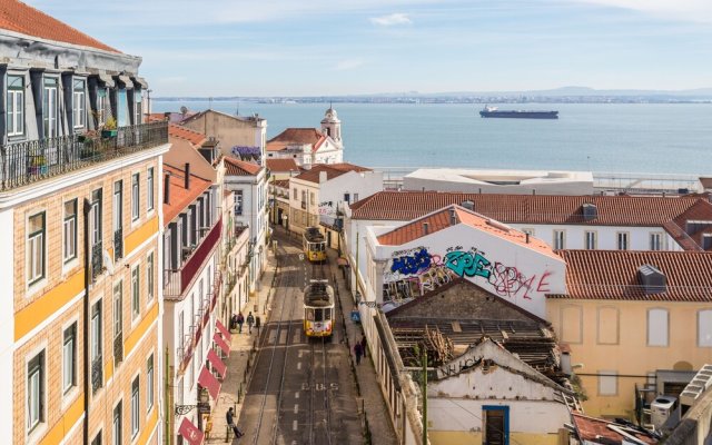 Alfama Tale 4 Bedroom Apartment wtih River View, by LU Holidays