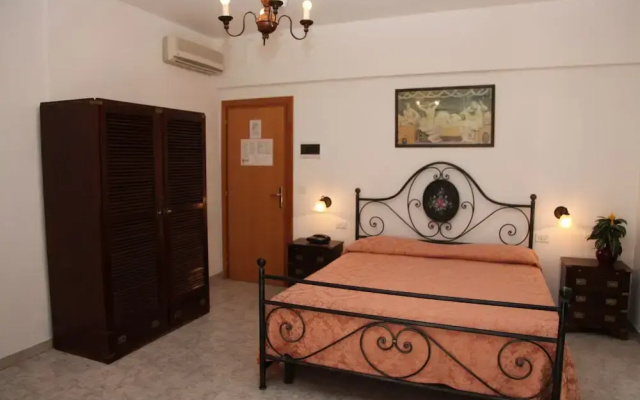 Hotel Lo Scirocco